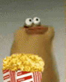 popcorns-crackhead-eating